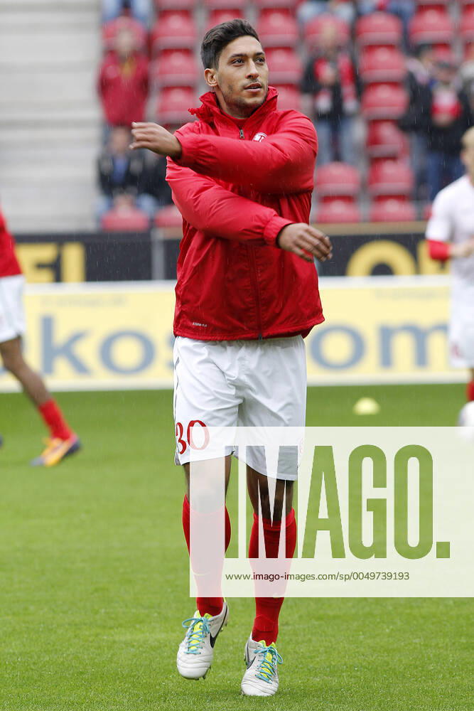 Mainz, Deutschland 05. Oktober 2013: 1. Bundesliga - 13 14 - 8. Spieltag - 1. FSV Mainz 05 vs. 1899 Hoffenheim. Malik Fathi (Mainz) beim aufwärmen, hoch, hochformat 1. Bundesliga - 13 14 - 8. Spieltag - 1. FSV Mainz 05 vs. 1899 Hoffenheim.
