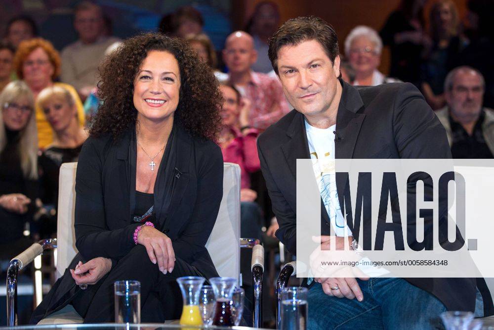MDR - Riverboat. Schauspieler Francis Fulton-Smith und Schauspielerin Barbara Wussow ( beide GER ) anläßlich der MDR - Talkshow Riverboat am 12.10.2012 im Studio 3 der Mediacity Leipzig.