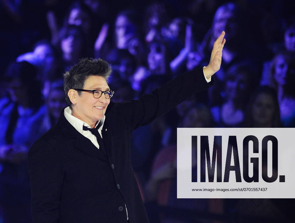 Regina, Sk, CAN: k.d. lang waves to the crowed after receiving a Juno for her Canadian Music Hall of Fame induction during the 2013 Juno Awards in Regina on Sunday, April 21, 2013. Regina CAN - ZUMAc35_ 20130421_zaf_c35_169