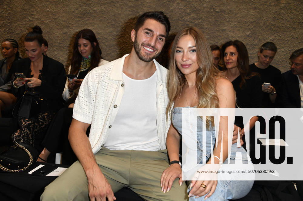 Dennis Gries und Katja Geretschuchin bei der Ewa Herzog Fashion Show auf der Berlin Fashion Week S S 2025 in der König Galerie. Berlin