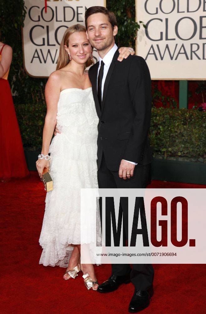 Jan 17, 2010 - Los Angeles, California, USA - TOBEY MAGUIRE and JENNIFER MEYER arrive for the Golden Globe Awards show. ( - ZUMAo05_