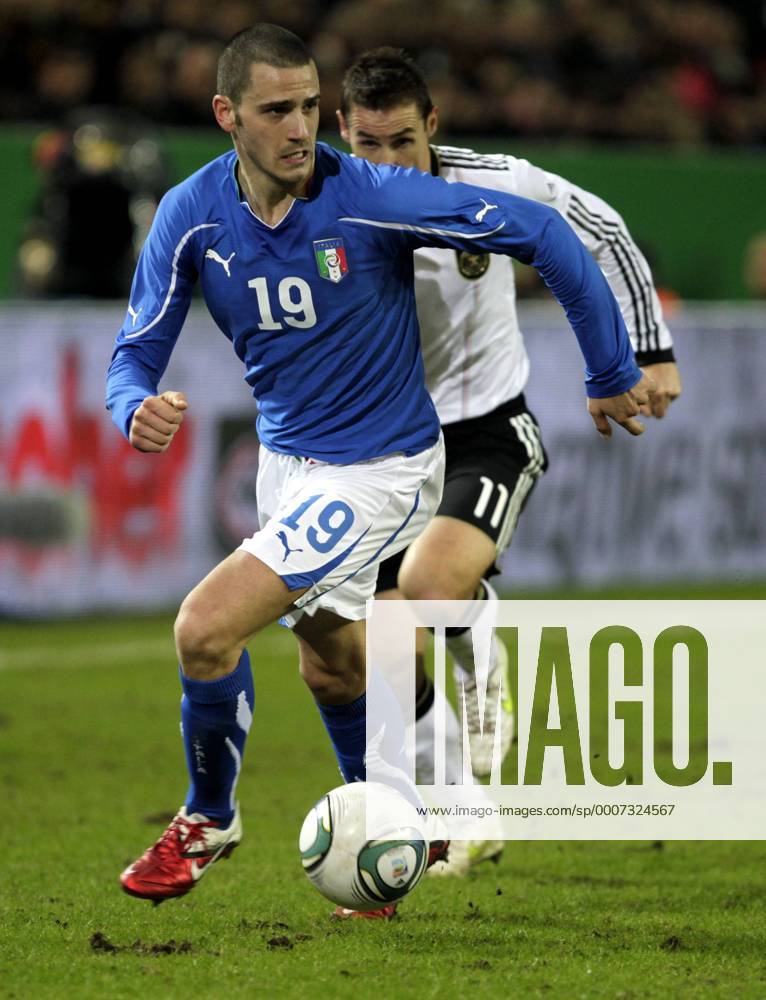 Fußball-Nationalmannschaft Freundschaftsspiel Deutschland (weiß)-Italien (blau) 1-1 am 09.02.2011 im Signal-Iduna Park in Dortmund.Leonardo Bonucci (ITA).