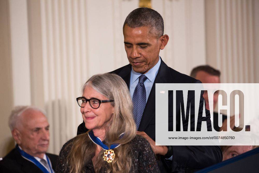 Washington, DC, United States - President Barack Obama awarded the Presidential Medal of Freedom to Margaret H. Hamilton, a pioneering computer scientist and former head of the Software Engineering Division of MIT s Instrumentation Laboratory who led the development of on-board flight software for NASA s Apollo moon missions. Washington United States - ZUMAn230 20161122_zaa_n230_617