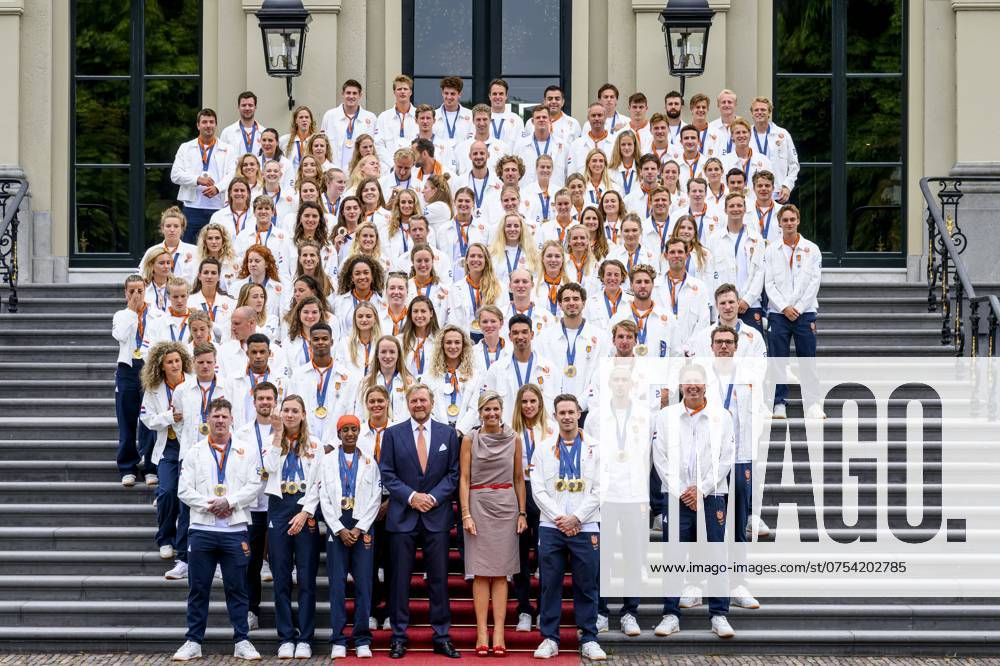 Den Haag, The Netherlands, 2024-08-13 15:24:28 THE HAGUE, 13-08-2024, Huis ten Bosch PalaceKing Willem Alexander and Queen Maxima receive the Dutch medal winners of the 2024 Summer Olympics in Paris at Huis ten Bosch PalacePHOTO: NLBeeld Patrick van EmstIn the photo: King Willem Alexander and Queen Maxima with Pieter van den Hoogenband, Harrie Lavreysen, Marit Bouwmeester, Sifan Hassan, Sharon van Rouwendaal, Worthy de Jong and Femke Bol Credit: NL Beeld Patrick van Emst
