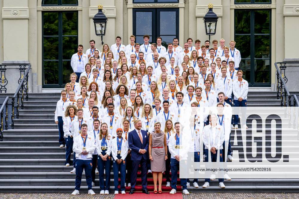Den Haag, The Netherlands, 2024-08-13 15:24:47 THE HAGUE, 13-08-2024, Huis ten Bosch PalaceKing Willem Alexander and Queen Maxima receive the Dutch medal winners of the 2024 Summer Olympics in Paris at Huis ten Bosch PalacePHOTO: NLBeeld Patrick van EmstIn the photo: King Willem Alexander and Queen Maxima with Pieter van den Hoogenband, Harrie Lavreysen, Marit Bouwmeester, Sifan Hassan, Sharon van Rouwendaal, Worthy de Jong and Femke Bol Credit: NL Beeld Patrick van Emst