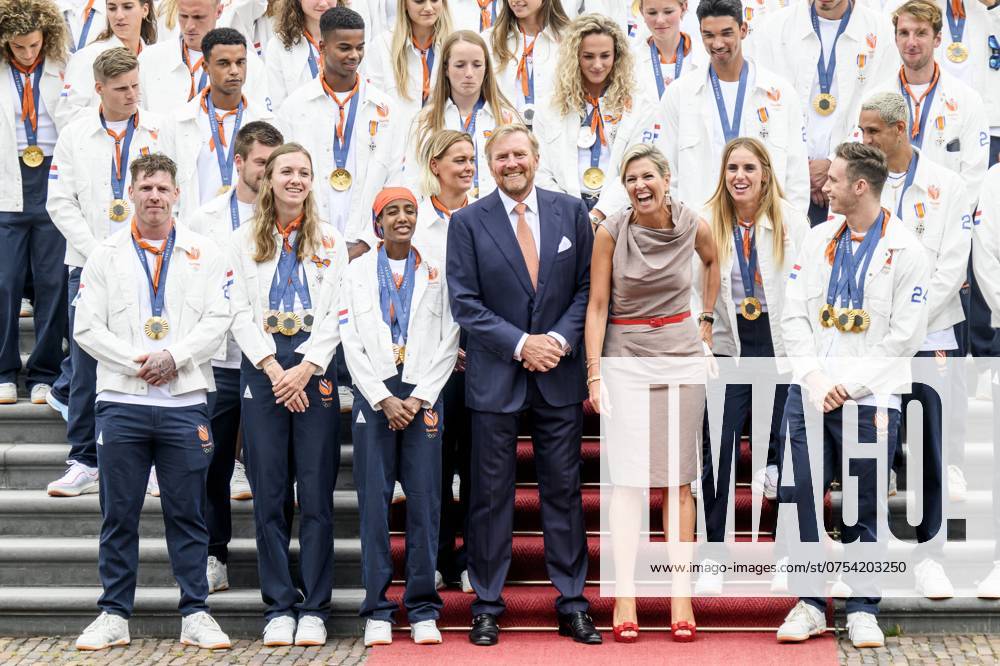 Den Haag, The Netherlands, 2024-08-13 15:26:16 THE HAGUE, 13-08-2024, Huis ten Bosch PalaceKing Willem Alexander and Queen Maxima receive the Dutch medal winners of the 2024 Summer Olympics in Paris at Huis ten Bosch PalacePHOTO: NLBeeld Patrick van EmstIn the photo: King Willem Alexander and Queen Maxima with Pieter van den Hoogenband, Harrie Lavreysen, Marit Bouwmeester, Sifan Hassan, Sharon van Rouwendaal, Worthy de Jong and Femke Bol Credit: NL Beeld Patrick van Emst