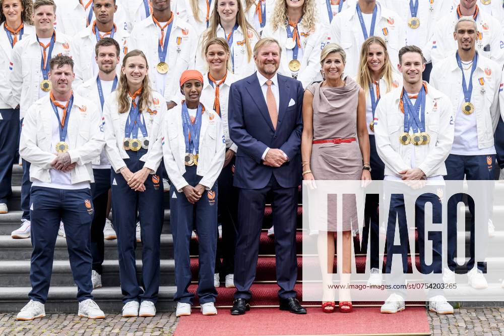 Den Haag, The Netherlands, 2024-08-13 15:26:41 THE HAGUE, 13-08-2024, Huis ten Bosch PalaceKing Willem Alexander and Queen Maxima receive the Dutch medal winners of the 2024 Summer Olympics in Paris at Huis ten Bosch PalacePHOTO: NLBeeld Patrick van EmstIn the photo: King Willem Alexander and Queen Maxima with Pieter van den Hoogenband, Harrie Lavreysen, Marit Bouwmeester, Sifan Hassan, Sharon van Rouwendaal, Worthy de Jong and Femke Bol Credit: NL Beeld Patrick van Emst