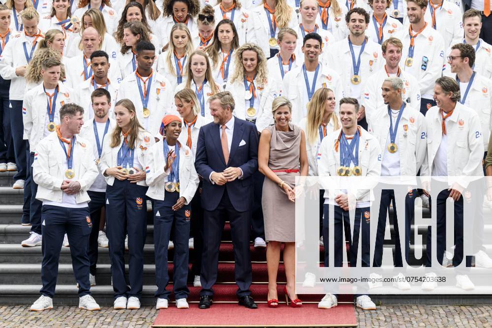 Den Haag, The Netherlands, 2024-08-13 15:27:43 THE HAGUE, 13-08-2024, Huis ten Bosch PalaceKing Willem Alexander and Queen Maxima receive the Dutch medal winners of the 2024 Summer Olympics in Paris at Huis ten Bosch PalacePHOTO: NLBeeld Patrick van EmstIn the photo: King Willem Alexander and Queen Maxima with Pieter van den Hoogenband, Harrie Lavreysen, Marit Bouwmeester, Sifan Hassan, Sharon van Rouwendaal, Worthy de Jong and Femke Bol Credit: NL Beeld Patrick van Emst