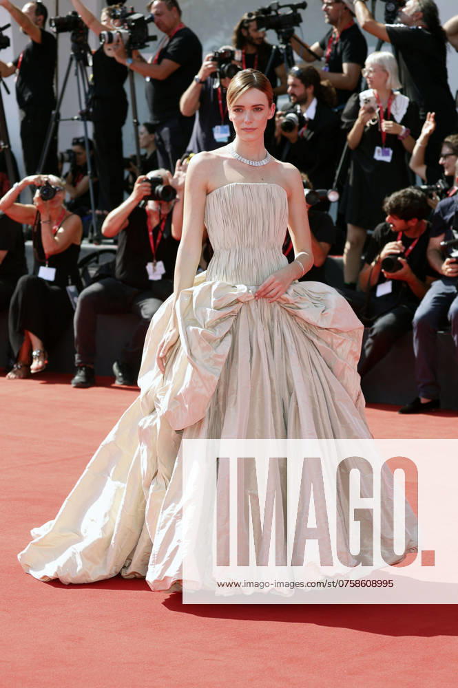 Stacy Martin bei der Premiere des Kinofilms The Brutalist auf der Biennale di Venezia 2024 81. Internationale Filmfestspiele von Venedig im Palazzo del Cinema. Venedig