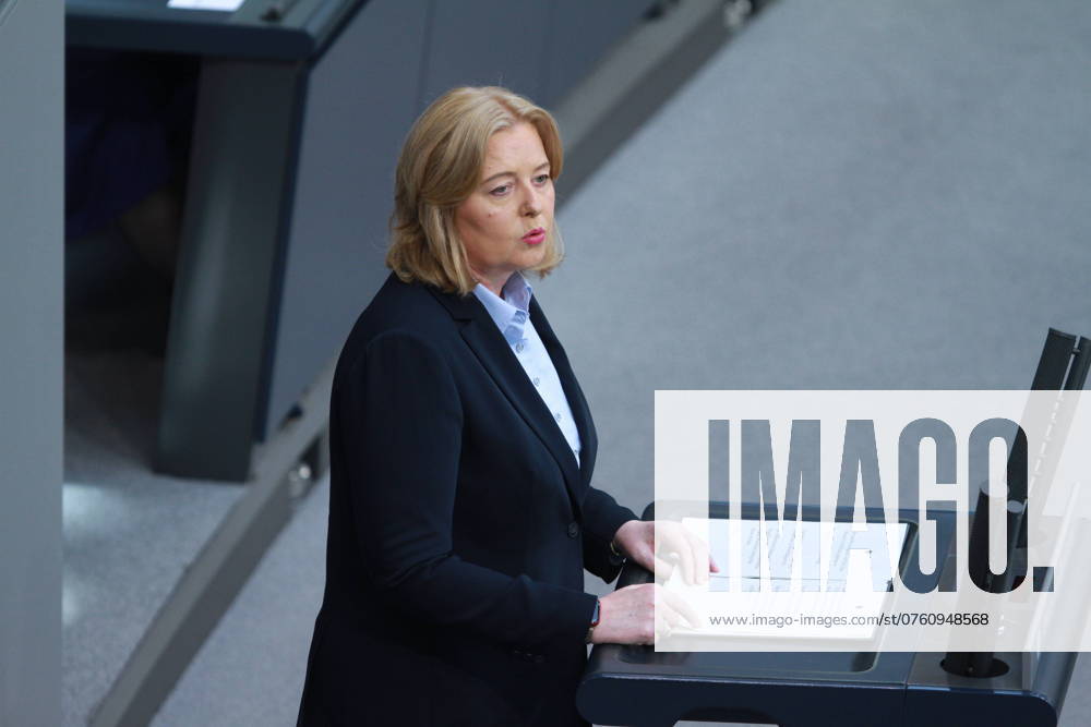 Berlin, Deutschland, 10.09.2024: Deutscher Bundestag: Feierstunde zum 75. Jahrestag der Konstituierung: Bundestagspräsidentin Bärbel Bas hält eine Rede