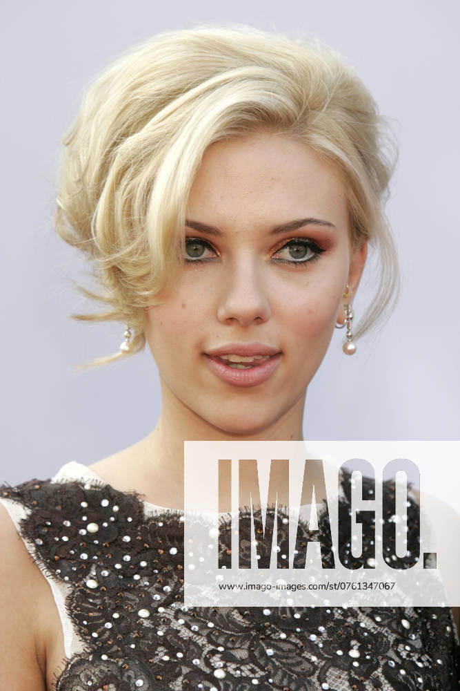 Scarlett Johansson bei der Premiere des Kinofilms A Love Song for Bobby Long Lovesong für Bobby Long auf der Biennale di Venezia 2004 61. Internationale Filmfestspiele von Venedig im Palazzo del Cinema. Venedig