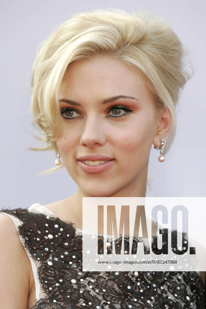 Scarlett Johansson bei der Premiere des Kinofilms A Love Song for Bobby Long Lovesong für Bobby Long auf der Biennale di Venezia 2004 61. Internationale Filmfestspiele von Venedig im Palazzo del Cinema. Venedig