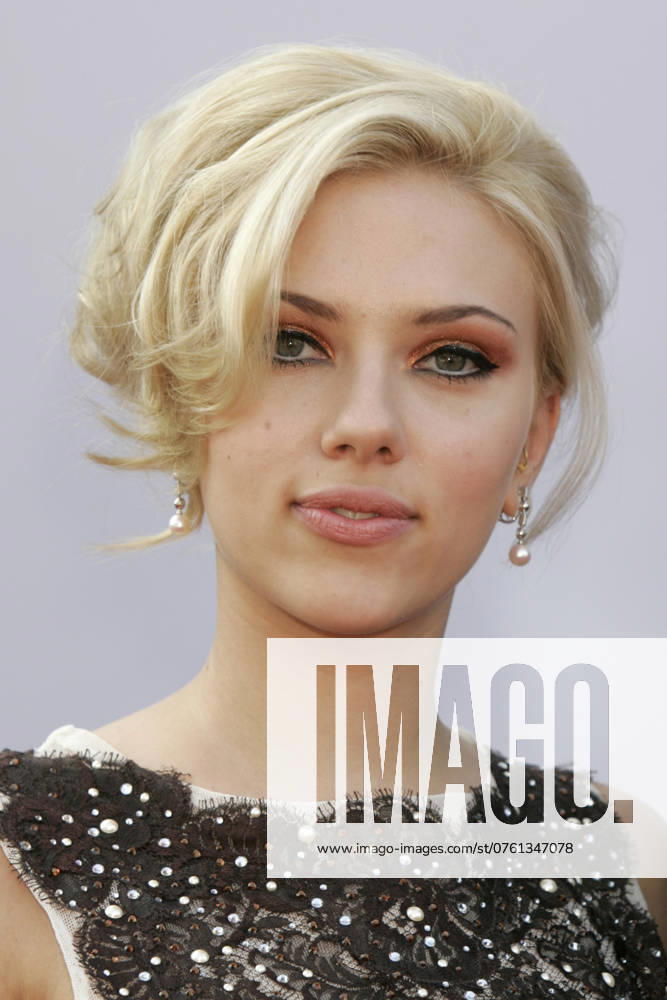 Scarlett Johansson bei der Premiere des Kinofilms A Love Song for Bobby Long Lovesong für Bobby Long auf der Biennale di Venezia 2004 61. Internationale Filmfestspiele von Venedig im Palazzo del Cinema. Venedig
