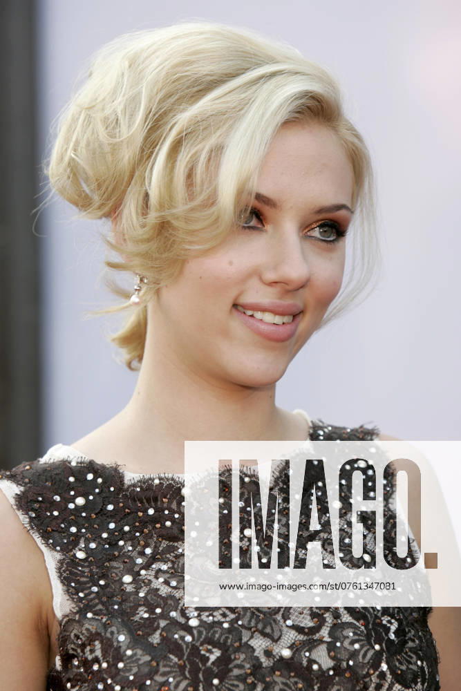 Scarlett Johansson bei der Premiere des Kinofilms A Love Song for Bobby Long Lovesong für Bobby Long auf der Biennale di Venezia 2004 61. Internationale Filmfestspiele von Venedig im Palazzo del Cinema. Venedig