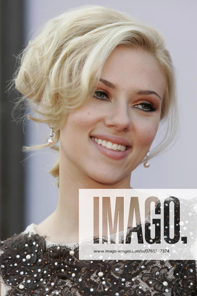 Scarlett Johansson bei der Premiere des Kinofilms A Love Song for Bobby Long Lovesong für Bobby Long auf der Biennale di Venezia 2004 61. Internationale Filmfestspiele von Venedig im Palazzo del Cinema. Venedig