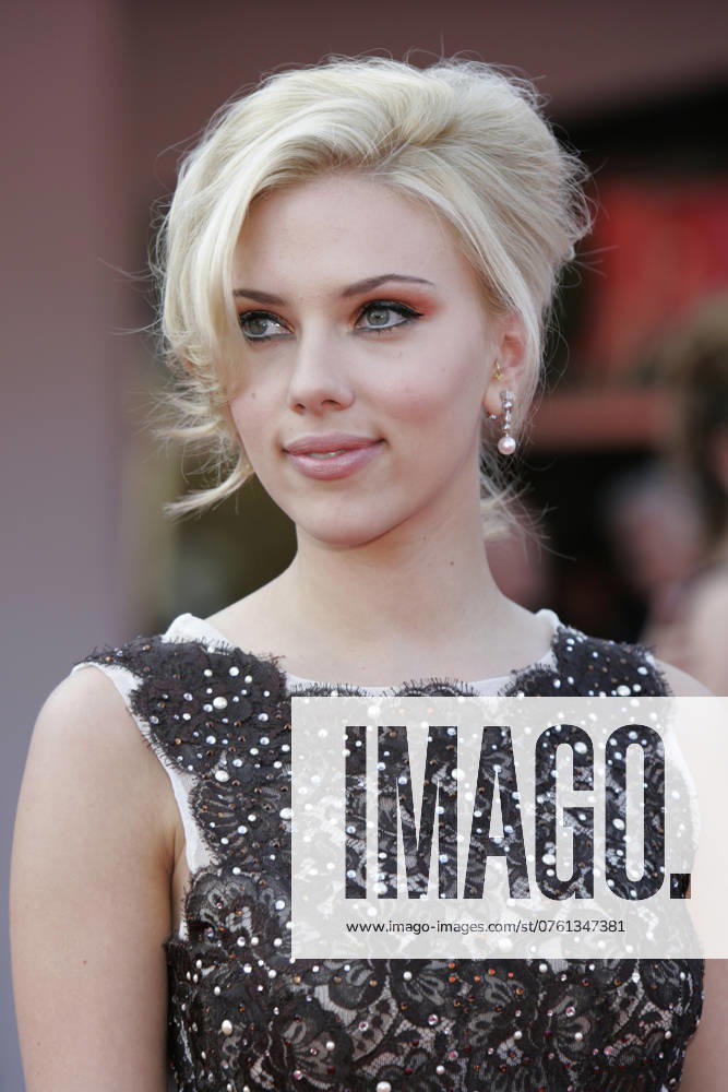 Scarlett Johansson bei der Premiere des Kinofilms A Love Song for Bobby Long Lovesong für Bobby Long auf der Biennale di Venezia 2004 61. Internationale Filmfestspiele von Venedig im Palazzo del Cinema. Venedig