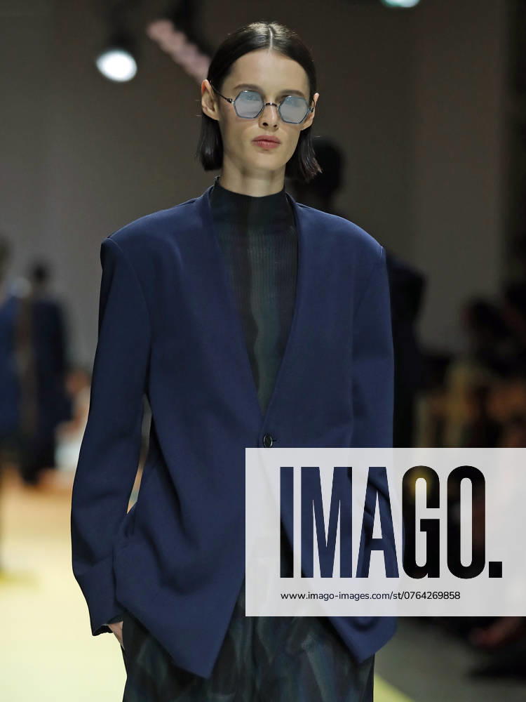 PFW - CFCL Runway A model walks the runway during the CFCL Womenswear Spring-Summer 2025 show as part of Paris Fashion Week on September 23, 2024 in Paris, France. Photo by Alain-Gil Gonzalez ABACAPRESS.COM Paris France