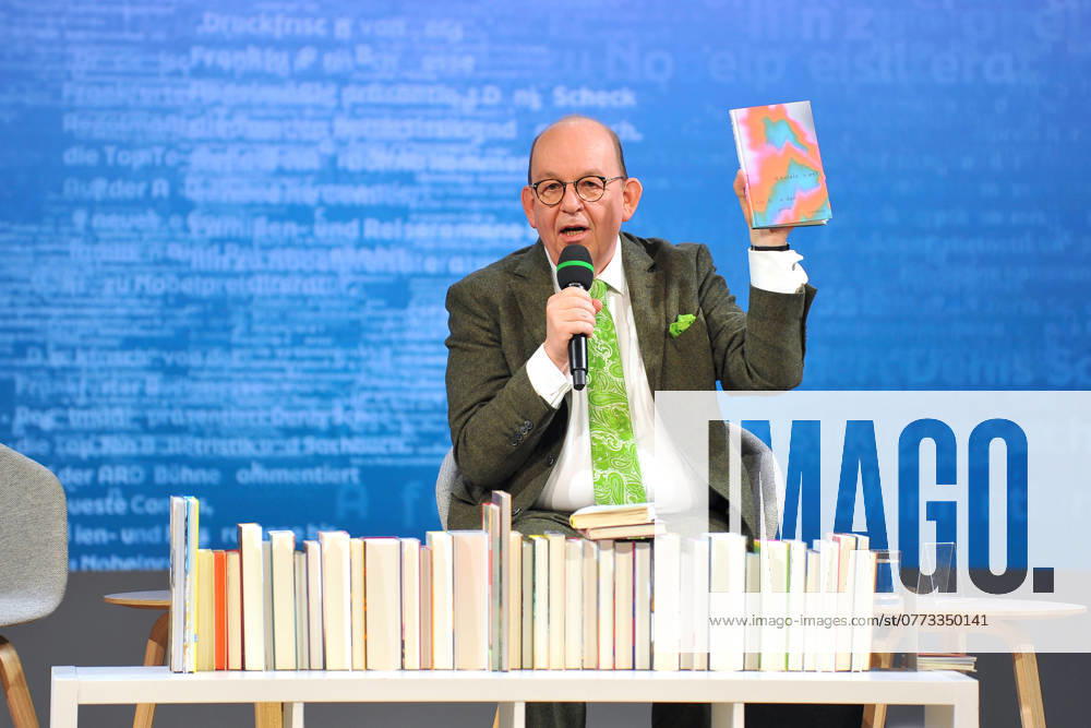Frankfurter Buchmesse 2024. Literaturkritiker Denis Scheck am 17.10.2024 auf der Frankfurter Buchmesse. 20241017MWI010088
