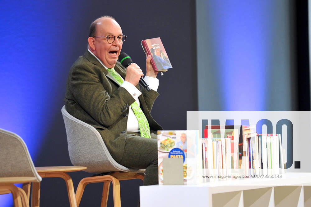 Frankfurter Buchmesse 2024. Literaturkritiker Denis Scheck am 17.10.2024 auf der Frankfurter Buchmesse. 20241017MWI010090