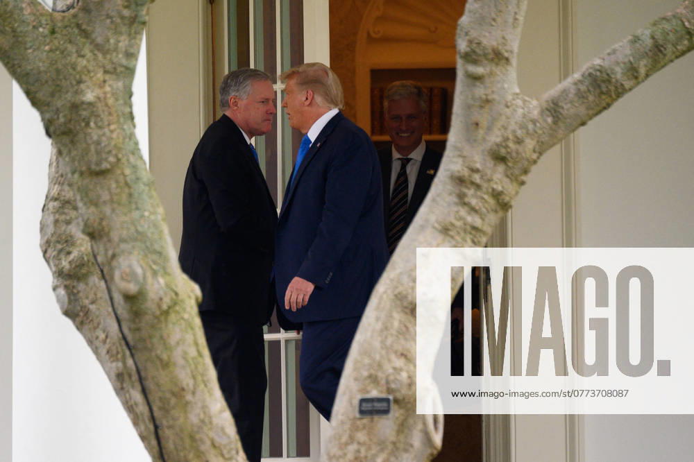 President Donald Trump Speaks to Members of the Media United States President Donald J. Trump and Mark Meadows, Assistant to the President and Chief of Staff, depart the Oval Office before walking to the South Lawn of the White House before boarding Marine One in Washington, D.C., U.S., on Thursday, September 24, 2020. Credit: Erin Scott Pool via CNP AdMedia Washington District of Columbia United States of America