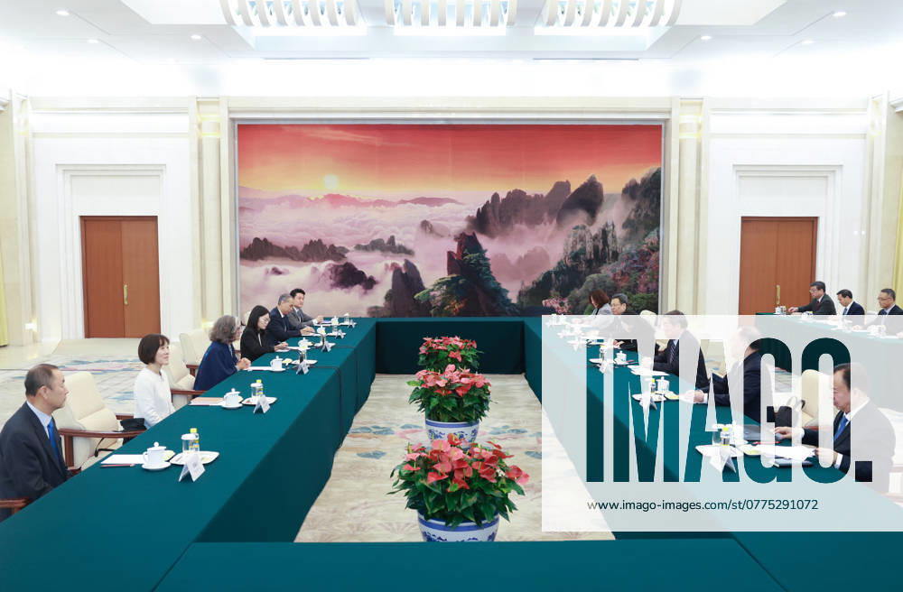 (241025) -- BEIJING, Oct. 25, 2024 -- Chinese Vice Premier He Lifeng, also a member of the Political Bureau of the Communist Party of China Central Committee, meets with Anacl¨¢udia Rossbach, executive director of the United Nations Human Settlements Programme (UN-Habitat), at the Great Hall of the People in Beijing, capital of China, Oct. 25, 2024. ) CHINA-BEIJING-HE LIFENG-UN-HABITAT-EXECUTIVE DIRECTOR-MEETING (CN) WangxYe
