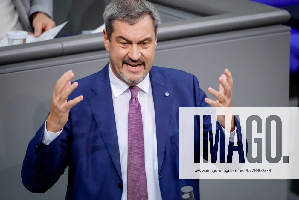 Deutscher Bundestag, 199. Plenarsitzung Markus Soeder (CSU) im Portrait mit erhobenen Haenden bei seiner Rede zur Regierungserklaerung zur aktuellen Lage des Bundeskanzlers bei der 199. Sitzung des Deutschen Bundestag in Berlin, 13.11.2024 Berlin Berlin Deutschland