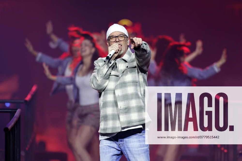 Popsänger DJ Ötzi bei dem Partyschlager-Event Mountain Mania (der größten Apres-Ski-Party seit Erfindung des Winters) in der Lanxess-Arena. Köln, 08.11.2024 NRW Deutschland