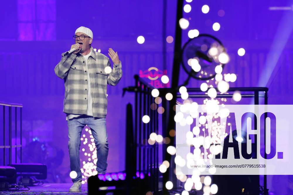Popsänger DJ Ötzi bei dem Partyschlager-Event Mountain Mania (der größten Apres-Ski-Party seit Erfindung des Winters) in der Lanxess-Arena. Köln, 08.11.2024 NRW Deutschland