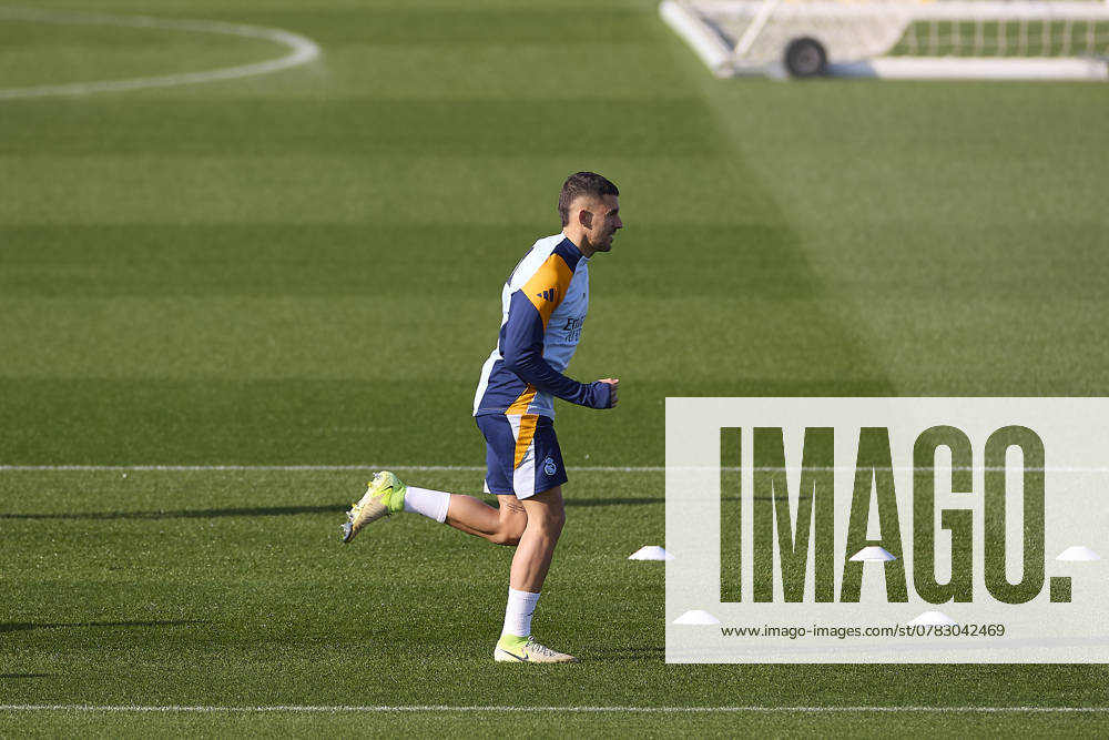 Real Madrid CF Training Session and Press Conference in Madrid, Spain - 03 Dec 2024 Daniel Ceballos of Real Madrid CF warms up during the training session on the eve of the 2024 2025 La Liga EA Sports week 19 football match between Athletic Club and Real Madrid CF at Ciudad Real Madrid. Madrid Spain
