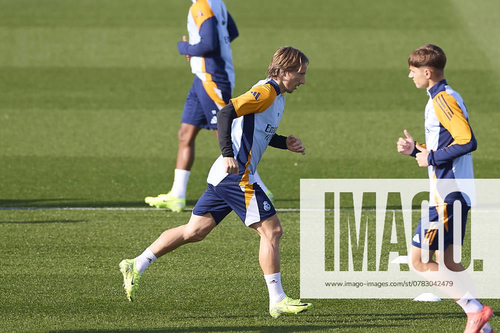 Real Madrid CF Training Session and Press Conference in Madrid, Spain - 03 Dec 2024 Luka Modric of Real Madrid CF warms up during the training session on the eve of the 2024 2025 La Liga EA Sports week 19 football match between Athletic Club and Real Madrid CF at Ciudad Real Madrid. Madrid Spain