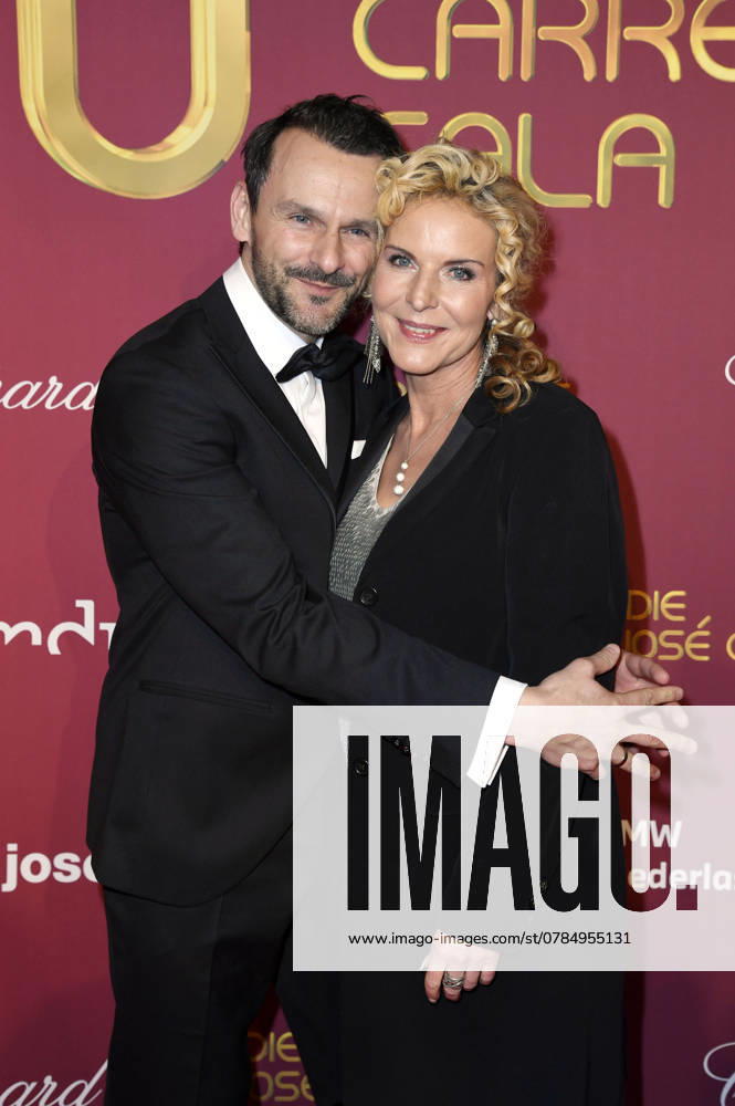 Victoria Herrmann mit Ehemann David Böthig bei der 30. Josà Carreras Gala 2024 in der Media City Leipzig. Leipzig