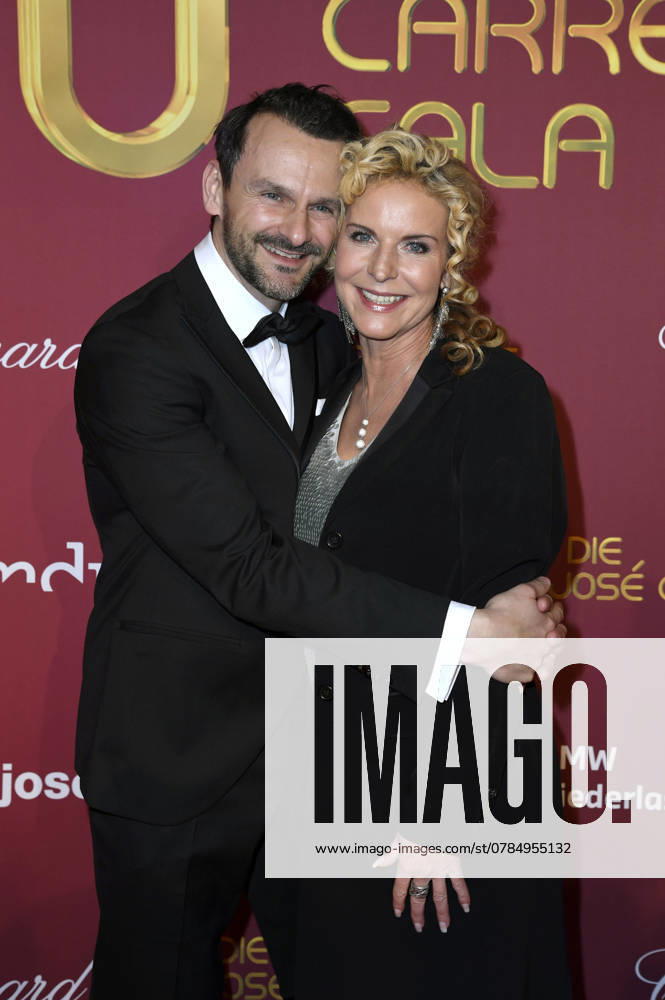 Victoria Herrmann mit Ehemann David Böthig bei der 30. Josà Carreras Gala 2024 in der Media City Leipzig. Leipzig
