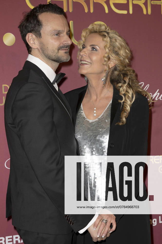 Victoria Herrmann mit Ehemann David Böthig bei der 30. Josà Carreras Gala 2024 in der Media City Leipzig. Leipzig