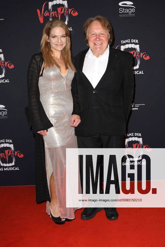 Peter Urban mit seiner Ehefrau Laura bei der Musical Premiere von Tanz der Vampire am 17.09.2017 in Hamburg Tanz der Vampire Musical Premiere in Hamburg, 2017