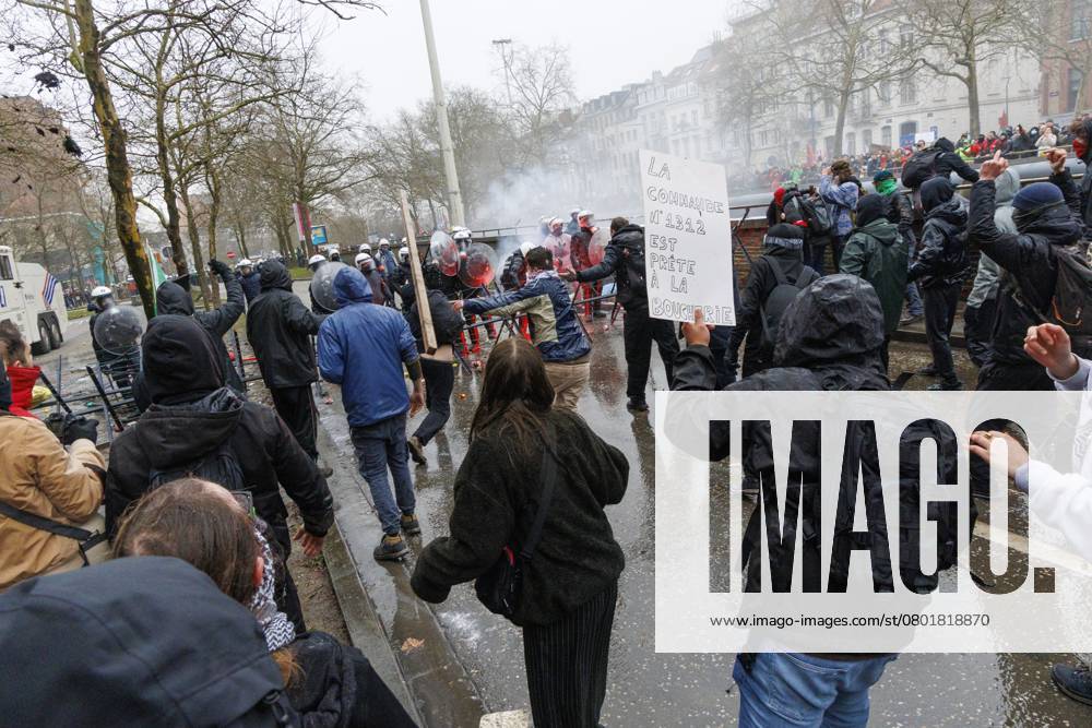 Protesters pictured during a national demonstration against the new government declaration, organized by the three national trade unions, Thursday 13 February 2025 in Brussels. NICOLASxMAETERLINCK 112365560