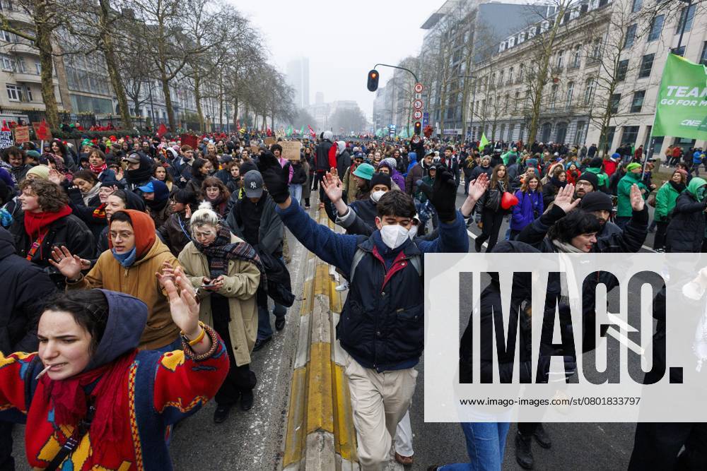 Protesters pictured during a national demonstration against the new government declaration, organized by the three national trade unions, Thursday 13 February 2025 in Brussels. NICOLASxMAETERLINCK 112369464