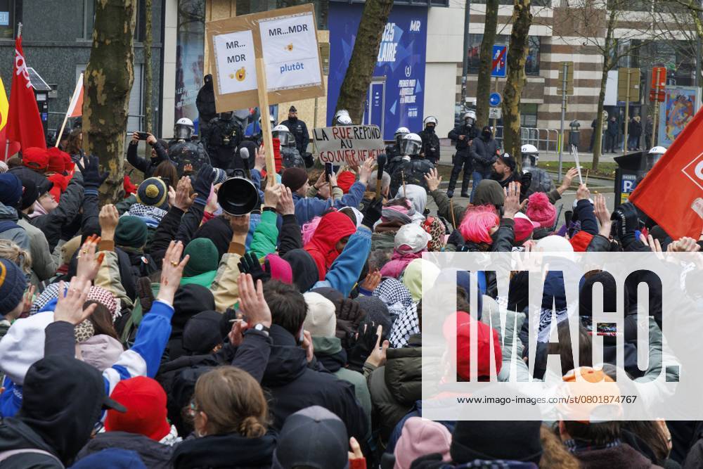 Protesters pictured during a national demonstration against the new government declaration, organized by the three national trade unions, Thursday 13 February 2025 in Brussels. NICOLASxMAETERLINCK 112380467