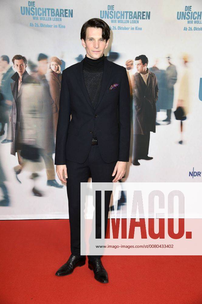 Sabin Tambrea bei der Premiere des Kinofilms Die Unsichtbaren - Wir wollen leben im Kino International. Berlin