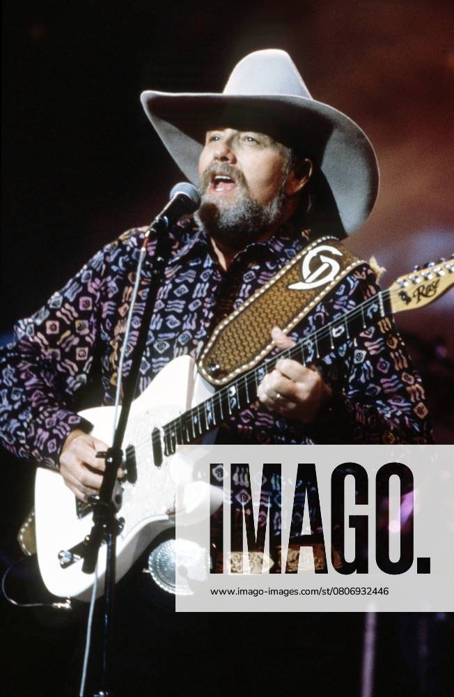 CHEYENNE FRONTIER DAYS WITH CHARLIE DANIELS AND FRIENDS, Charlie Daniels, (aired November 30, 1992). ph: Jim Hagans TNN courtesy Everett CollectionTSDCHFR NN001 PUBLICATIONXNOTxINxCANxCHNxFRAxITAxJPNxNORxPOLxRUSxESPxUKxUSA