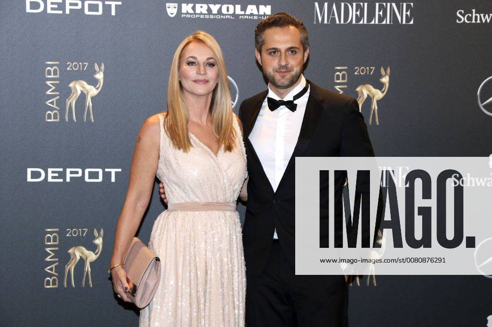 Caroline Beil mit Freund Philipp Sattler bei der 69. Bambi-Verleihung 2017 im Theater am Potsdamer Platz. Berlin