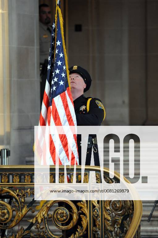 San Francisco, California, USA - San Francisco Public Safety Color Guard San Francisco USA - ZUMAw332 20171217_zap_w332_006