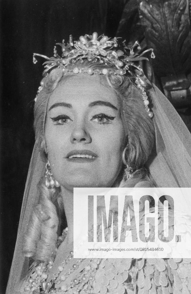 Joan Sutherland, opera singer, as Alcina. 06.03.19 Joan Sutherland, opera singer, as Alcina. 06.03.1962 Neg no B10318