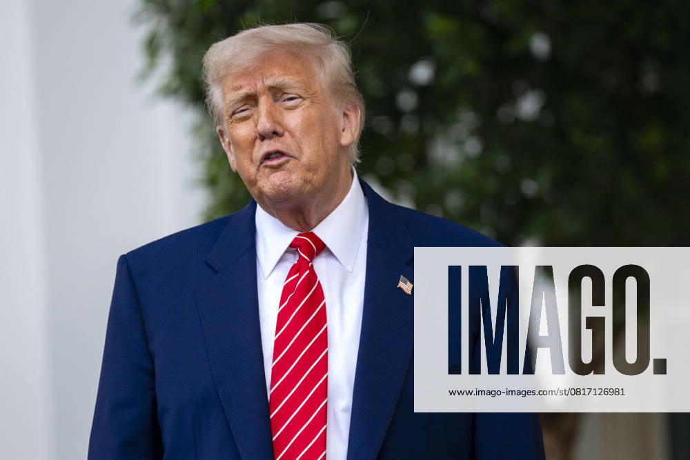 President Donald Trump Speaks with Reporters Outside Oval President Donald Trump speaks with reporters outside the West Wing of the White House in Washington, DC on Thursday, May 8, 2025. Photo by Bonnie Cash Pool ABACAPRESS.COM WASHINGTON DC United States