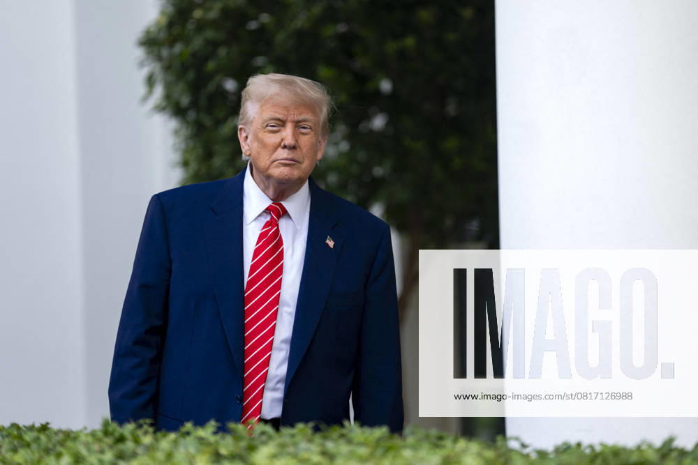 President Donald Trump Speaks with Reporters Outside Oval President Donald Trump looks on while answering questions from reporters outside the West Wing of the White House in Washington, DC on Thursday, May 8, 2025. Photo by Bonnie Cash Pool ABACAPRESS.COM WASHINGTON DC United States