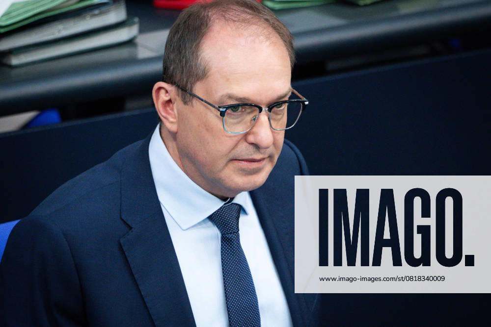 Deutscher Bundestag, 3. Plenarsitzung Alexander Dobrindt, Bundesminister des Innern im Portrait auf der Regierungsbank bei der 3. Sitzung des Deutschen Bundestag in Berlin, 14.05.2025 Berlin Berlin Deutschland