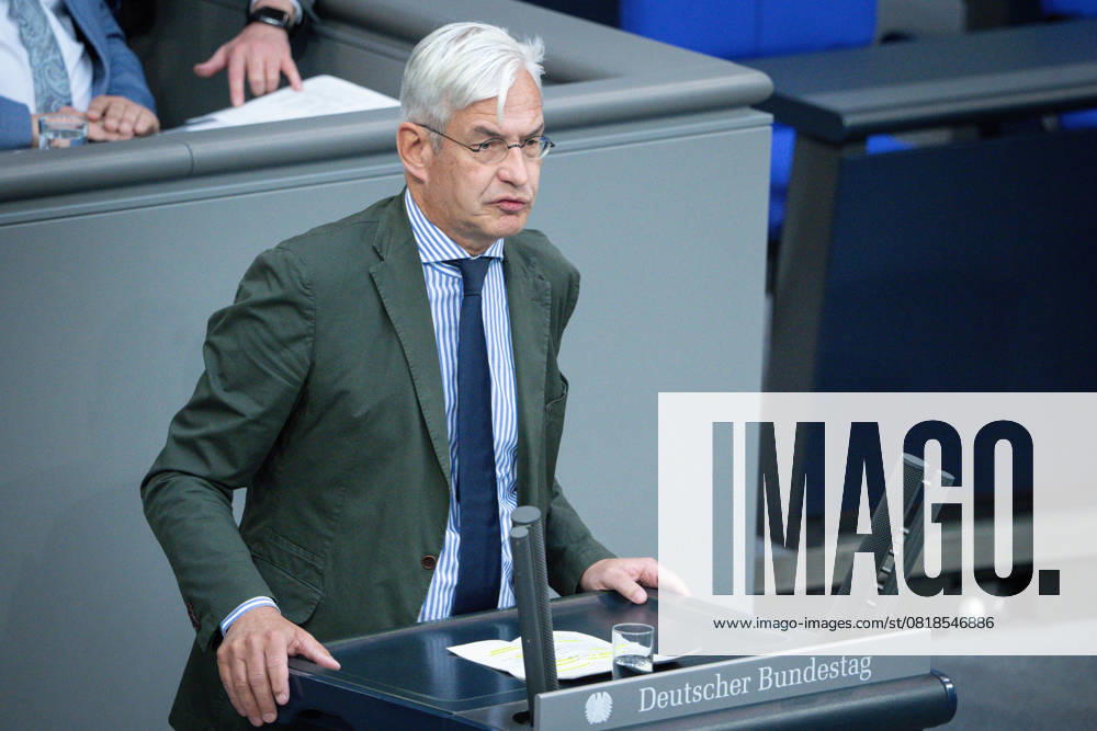 Deutscher Bundestag, 4. Plenarsitzung Mathias Middelberg (CDU) im Portrait bei seiner Rede zum Tagesordnungspunkt Finanzen und Haushalt bei der 4. Sitzung des Deutschen Bundestag in Berlin, 15.05.2025 Berlin Berlin Deutschland