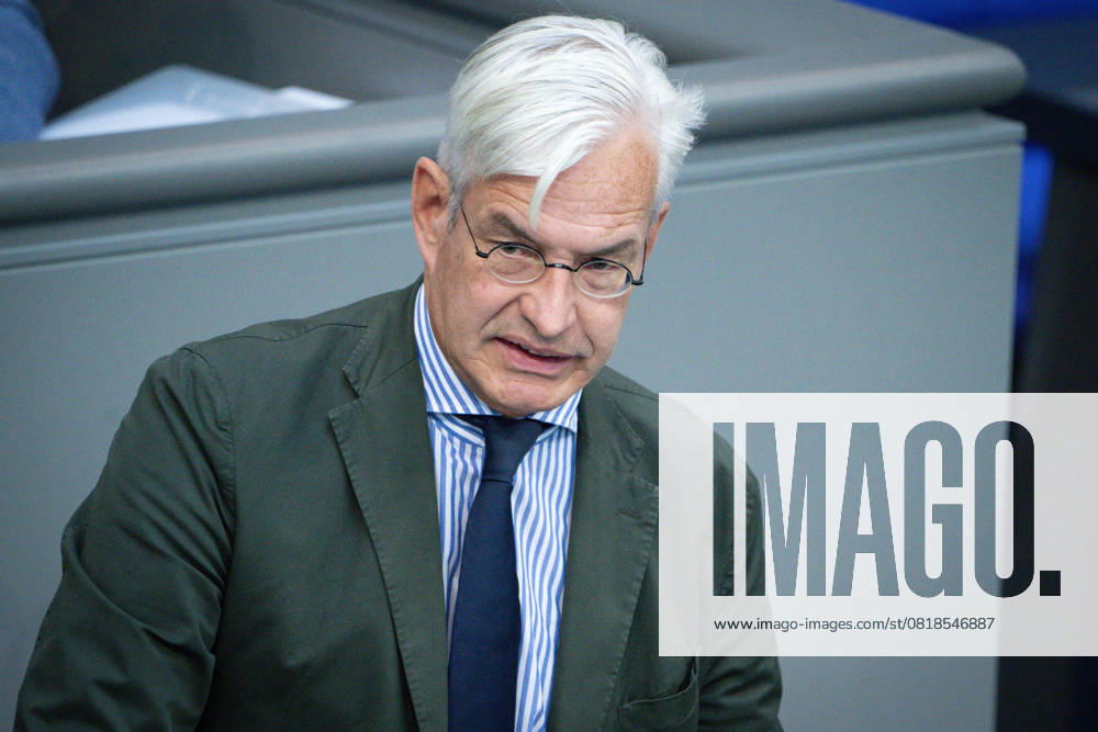 Deutscher Bundestag, 4. Plenarsitzung Mathias Middelberg (CDU) im Portrait bei seiner Rede zum Tagesordnungspunkt Finanzen und Haushalt bei der 4. Sitzung des Deutschen Bundestag in Berlin, 15.05.2025 Berlin Berlin Deutschland
