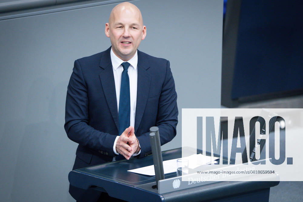 Deutscher Bundestag, 4. Plenarsitzung Marc Biadacz (CDU) im Portrait bei seiner Rede zum Tagesordnungspunkt Arbeit und Soziales bei der 4. Sitzung des Deutschen Bundestag in Berlin, 15.05.2025 Berlin Berlin Deutschland