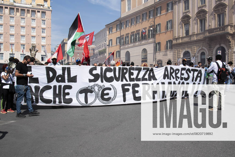 Foto IPP Diego Nangano Cappello Roma 26-05-2025 Manifestazione Contro il DDL Sicurezza nella foto: striscione contro il ddl sicurezza Italy Photo Press - World Copyright
