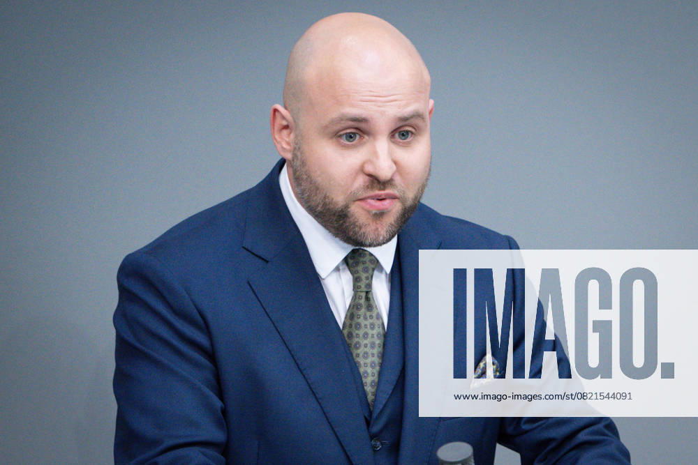 Deutscher Bundestag, 10. Plenarsitzung Markus Frohnmaier (AfD) im Portrait bei seiner Rede zum Tagesordnungspunkt Aktuelle Stunde zur humanitaeren Katastrophe in Gaza bei der 10. Sitzung des Deutschen Bundestag in Berlin, 05.06.2025 Berlin Berlin Deutschland